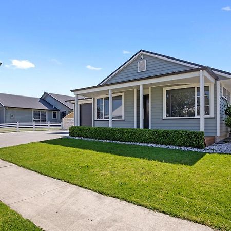 Sky Blue Retreat - Waihi Beach Holiday Home Экстерьер фото