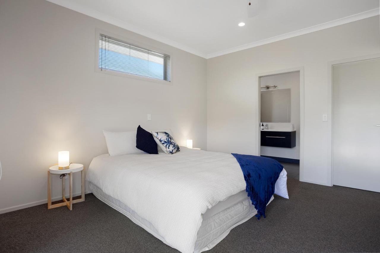 Sky Blue Retreat - Waihi Beach Holiday Home Экстерьер фото