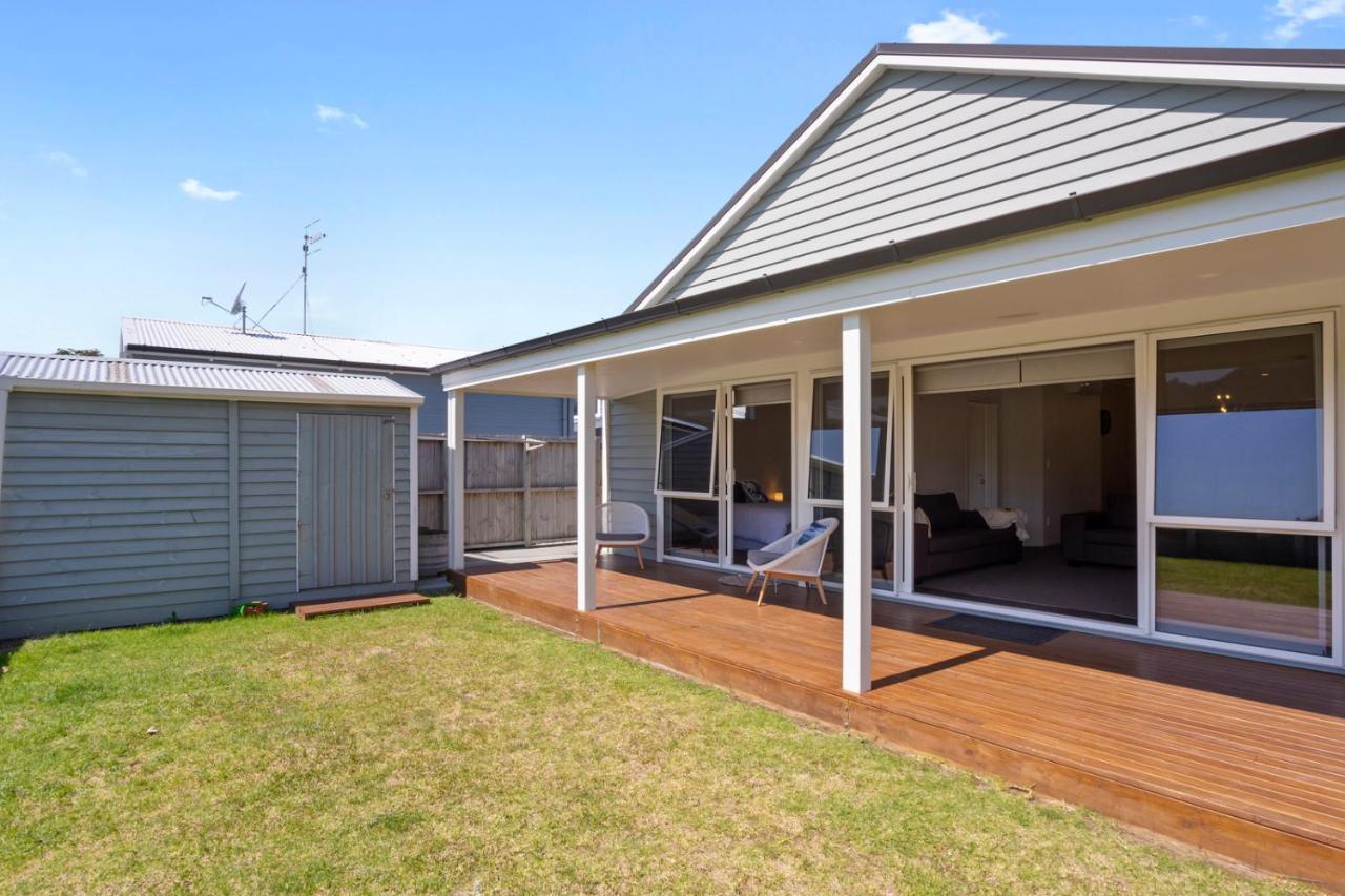 Sky Blue Retreat - Waihi Beach Holiday Home Экстерьер фото