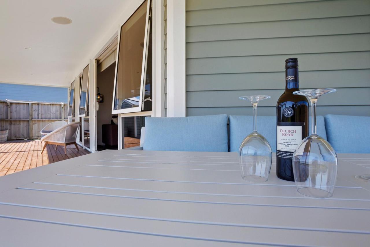 Sky Blue Retreat - Waihi Beach Holiday Home Экстерьер фото