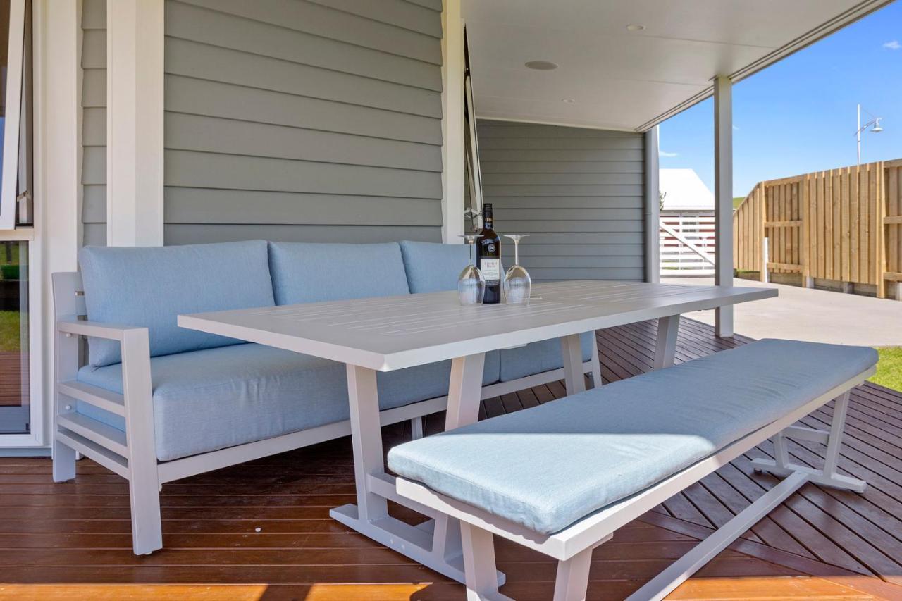Sky Blue Retreat - Waihi Beach Holiday Home Экстерьер фото